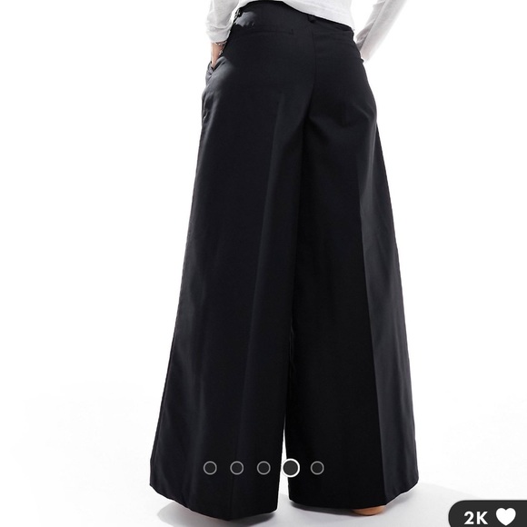 Collusion wide leg baggy tailored pants in black - Picture 5 of 13